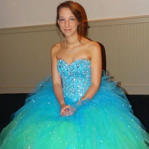 Meet your Posher, Nicole